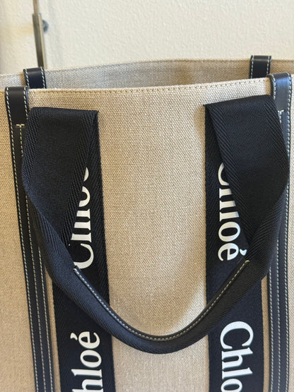CHLOE WOODY LARGE TOTE BAG - BEIGE IN BLACK/NAVY BLUE - LINEN CANVAS