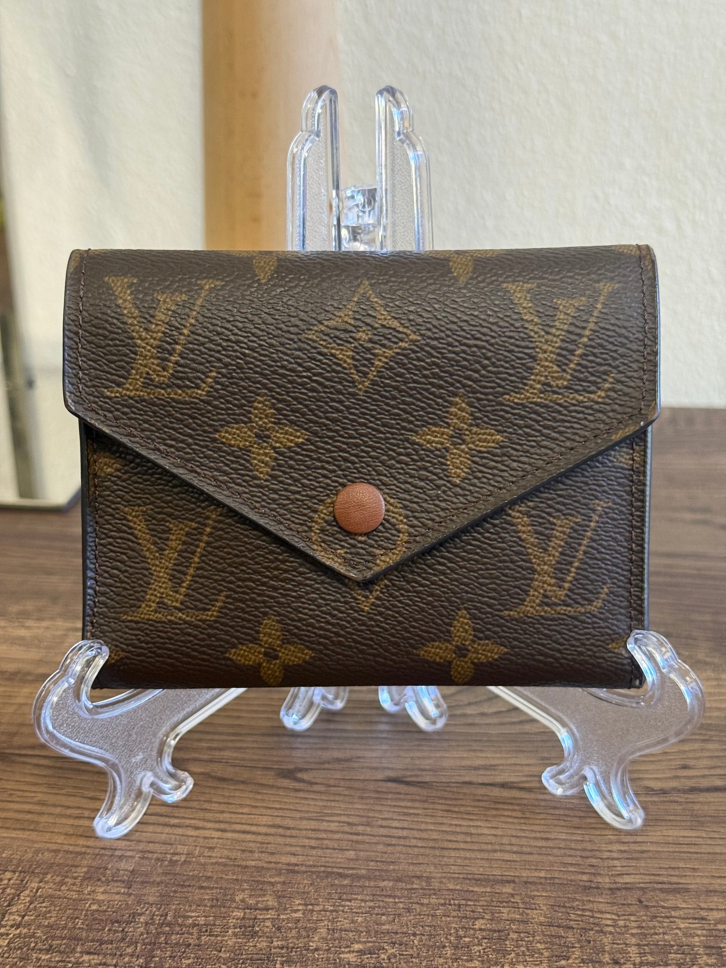 LOUIS VUITTON VICTORINE TRI-FOLD WALLET