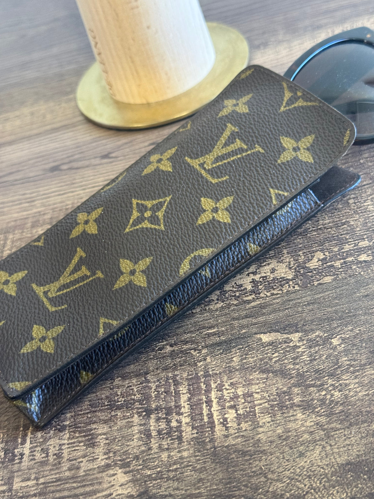 LOUIS VUITTON EYEGLASS CASE - NO DATE CODE/HEAT STAMP