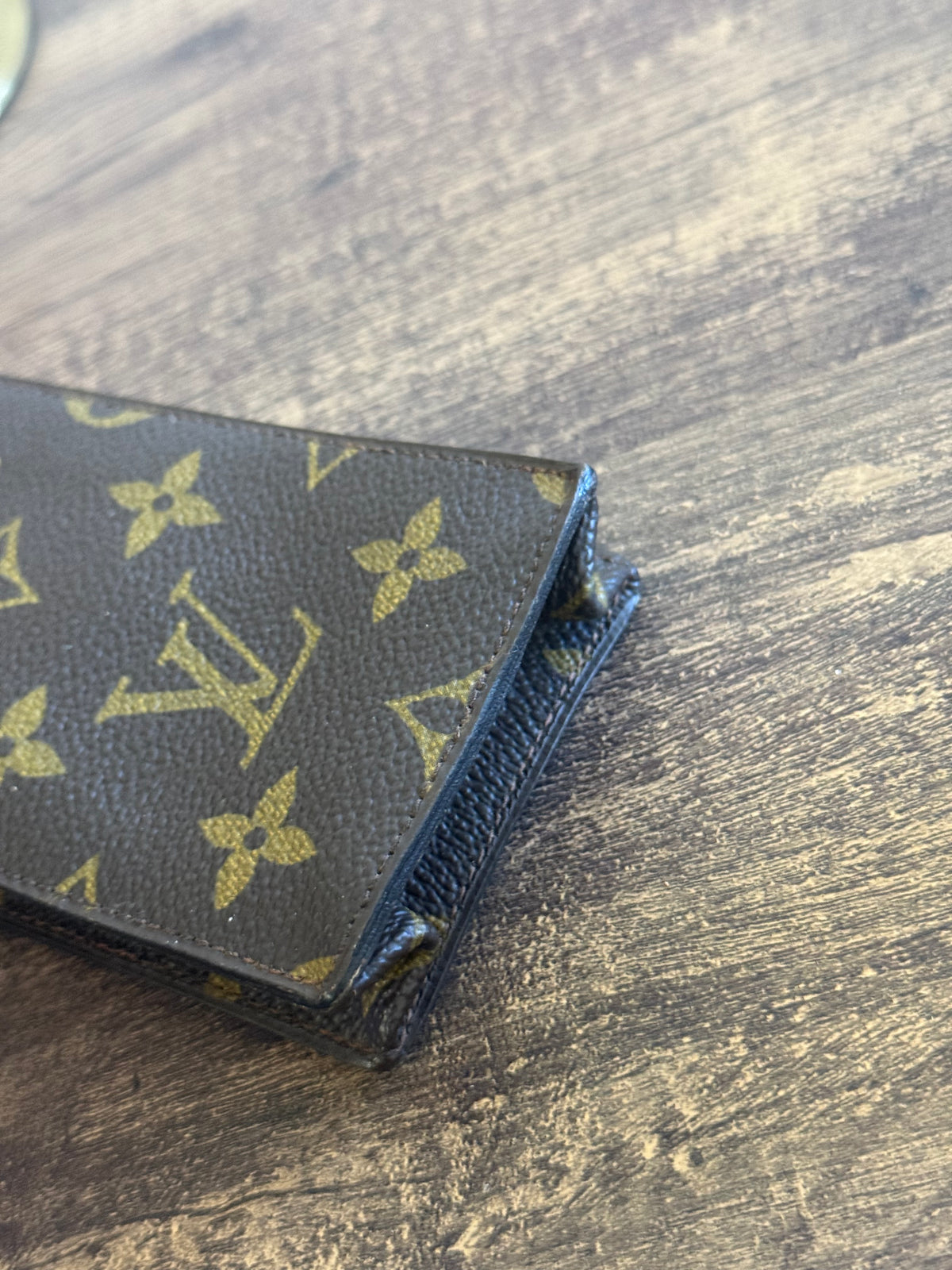 LOUIS VUITTON EYEGLASS CASE - NO DATE CODE/HEAT STAMP