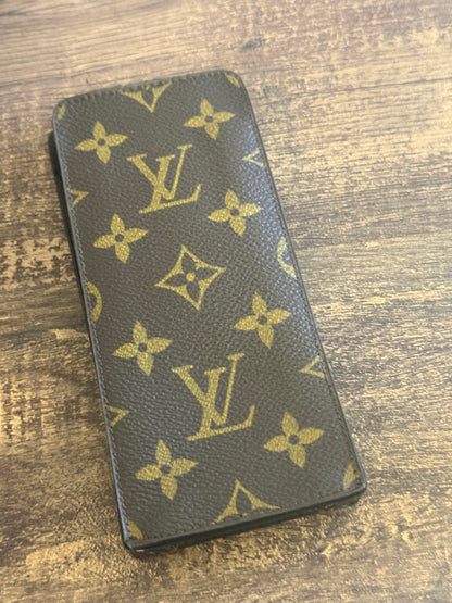 LOUIS VUITTON EYEGLASS CASE - NO DATE CODE/HEAT STAMP