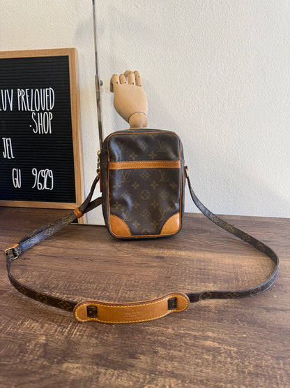 LOUIS VUITTON DANUBE CROSSBODY MONOGRAM CANVAS