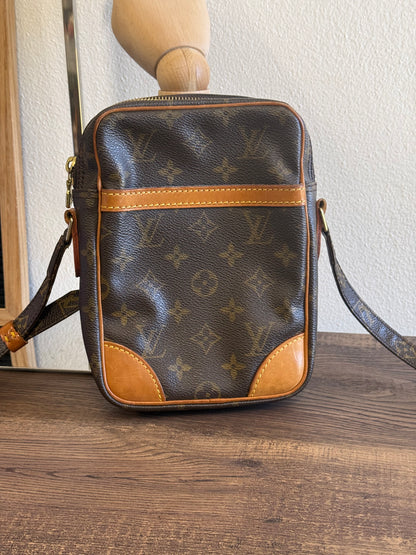 LOUIS VUITTON DANUBE CROSSBODY MONOGRAM CANVAS