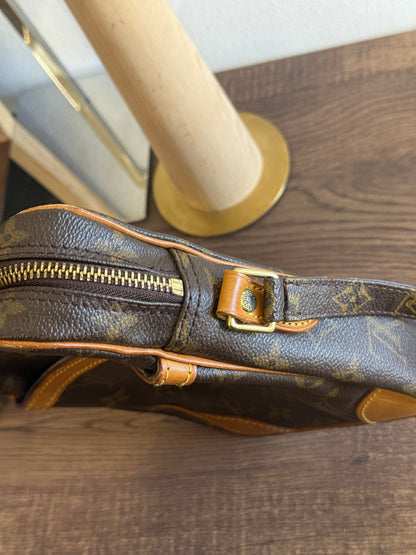 LOUIS VUITTON DANUBE CROSSBODY MONOGRAM CANVAS