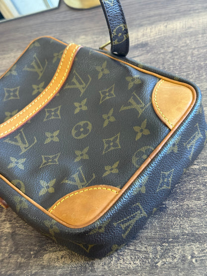 LOUIS VUITTON DANUBE CROSSBODY MONOGRAM CANVAS