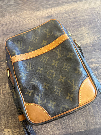 LOUIS VUITTON DANUBE CROSSBODY MONOGRAM CANVAS