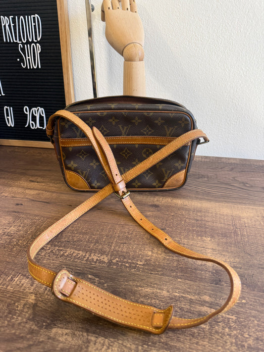 LOUIS VUITTON VINTAGE TROCADERO 23 CROSSBODY MONOGRAM CANVAS