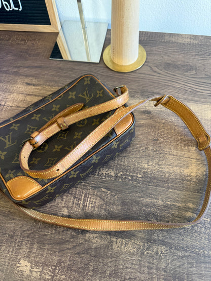 LOUIS VUITTON VINTAGE TROCADERO 23 CROSSBODY MONOGRAM CANVAS