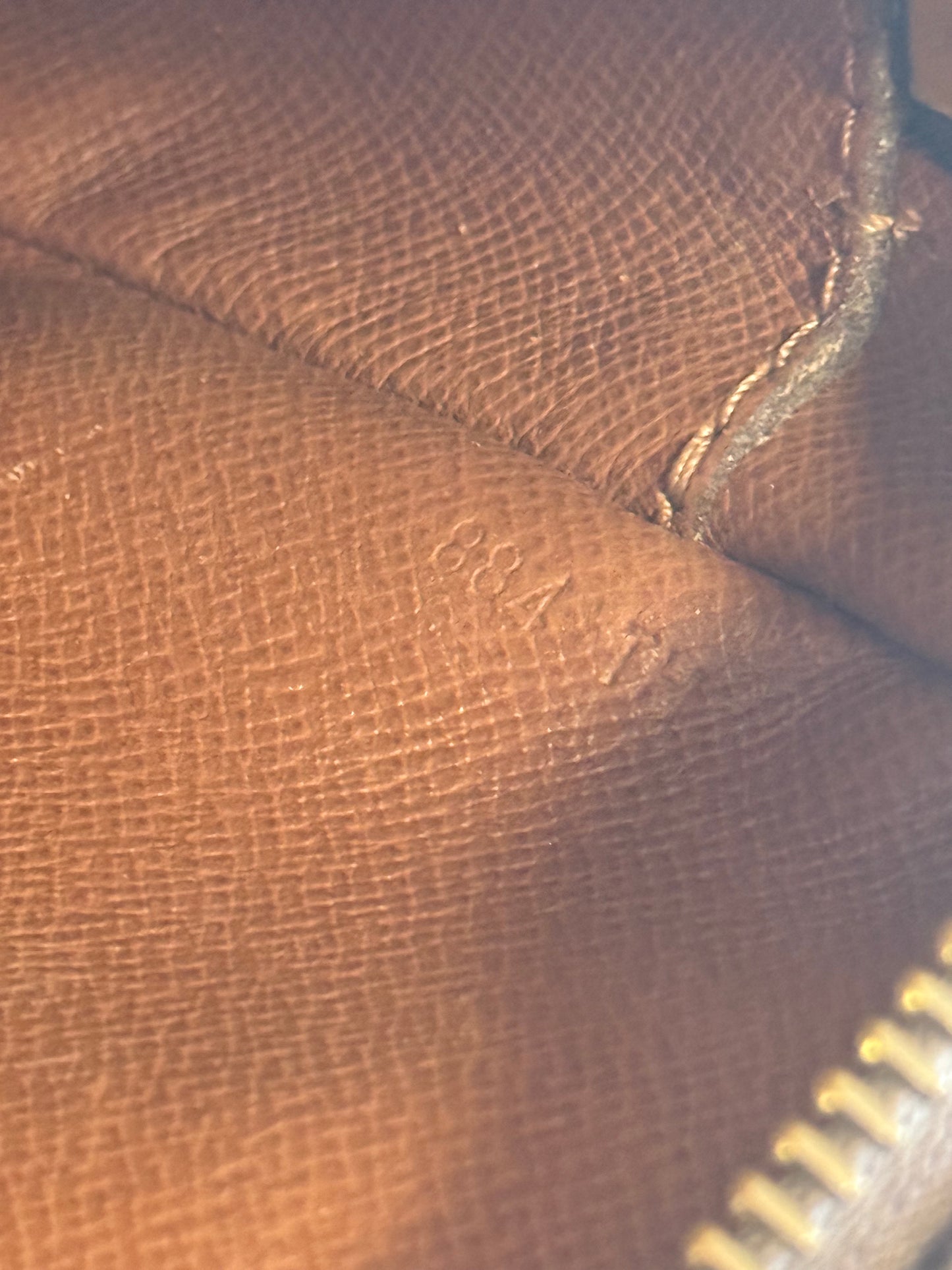 LOUIS VUITTON VINTAGE TROCADERO 23 CROSSBODY MONOGRAM CANVAS
