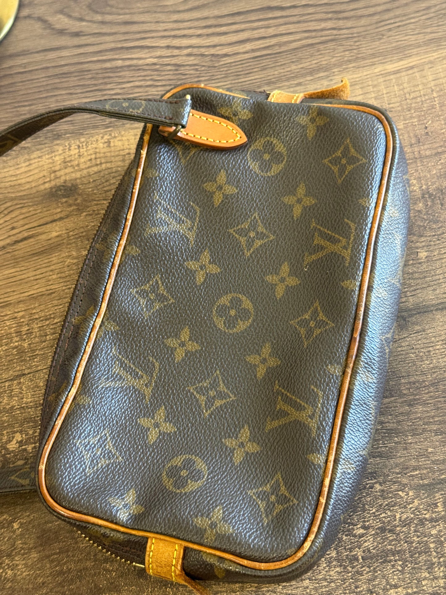 LOUIS VUITTON MARLEY BANDOULIERE CROSSBODY