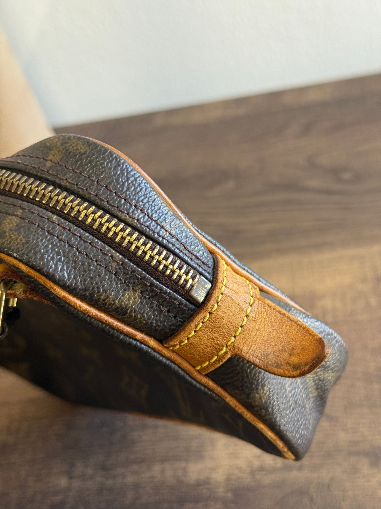 LOUIS VUITTON MARLEY BANDOULIERE CROSSBODY