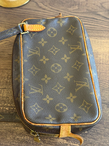 LOUIS VUITTON MARLEY BANDOULIERE CROSSBODY