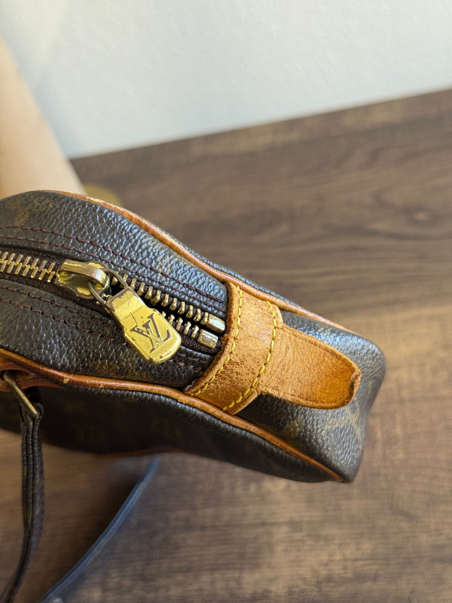 LOUIS VUITTON MARLEY BANDOULIERE CROSSBODY
