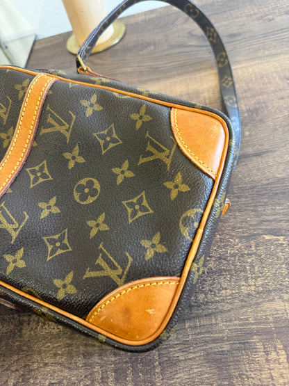 LOUIS VUITTON DANUBE MONOGRAM CANVAS AR0022