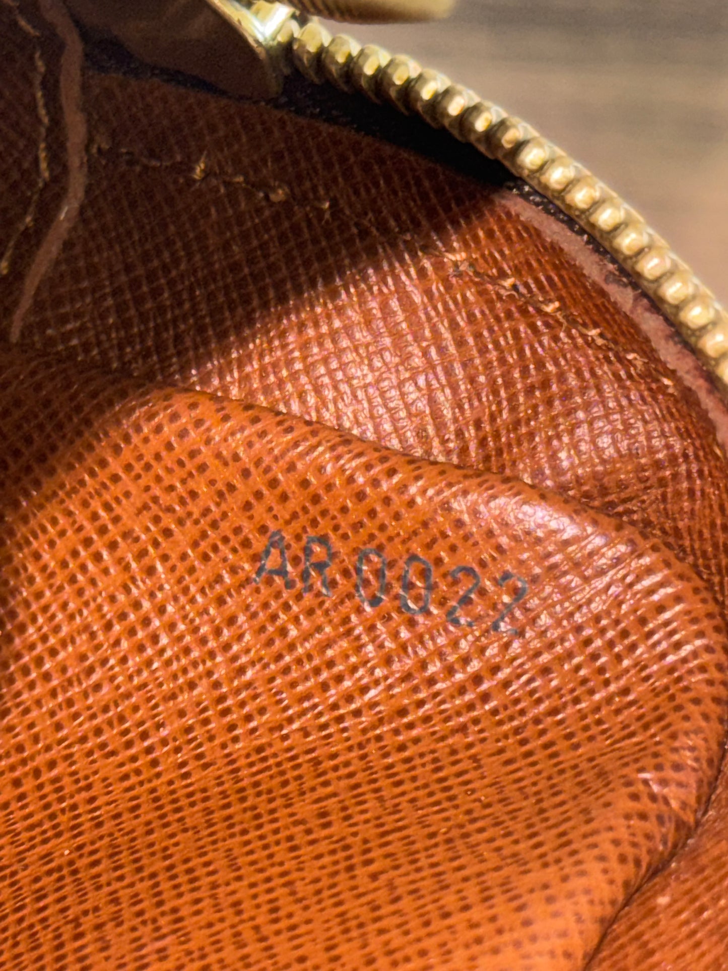 LOUIS VUITTON DANUBE MONOGRAM CANVAS AR0022