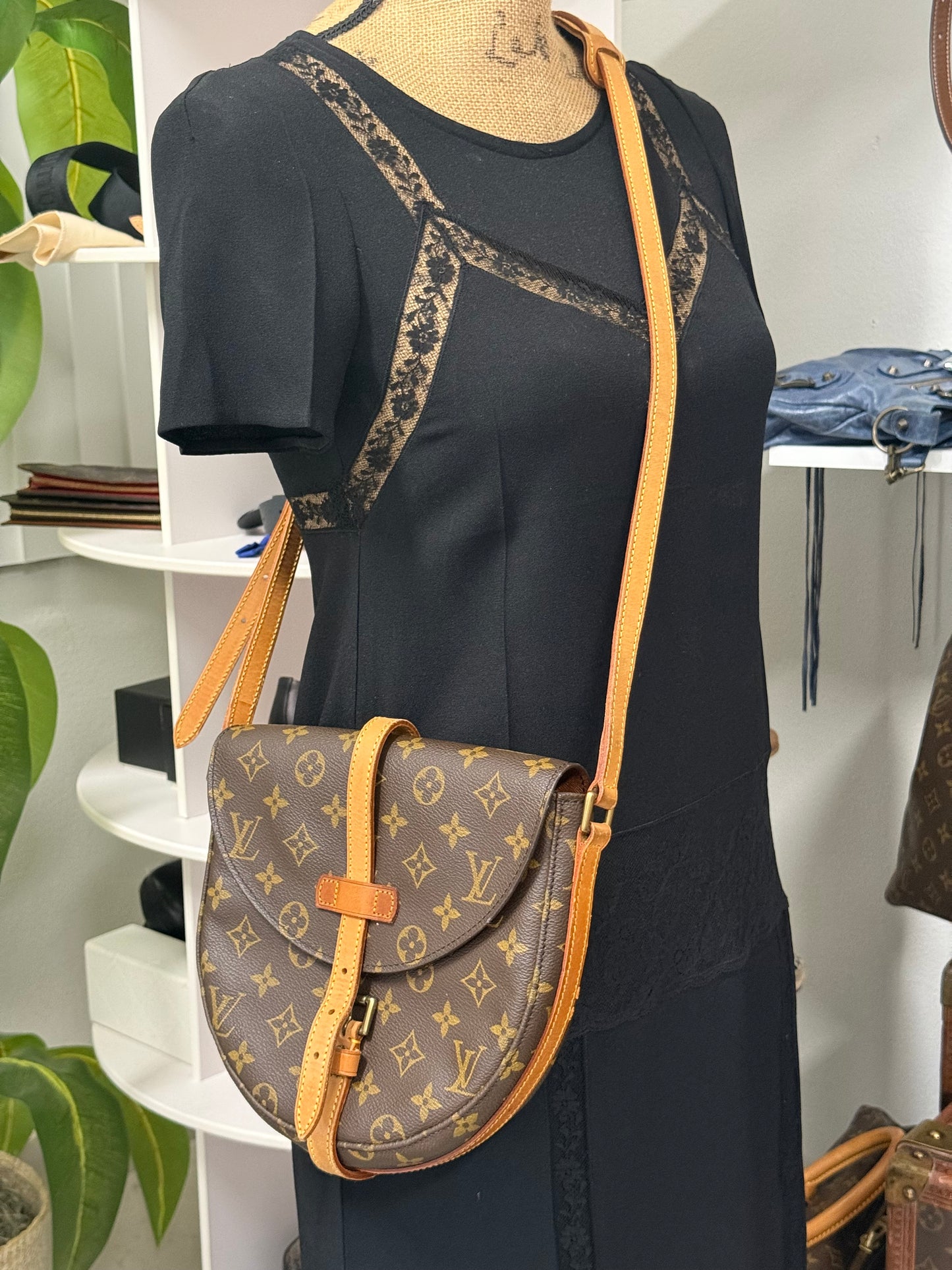 LOUIS VUITTON CHANTILY MM MONOGRAM CANVAS