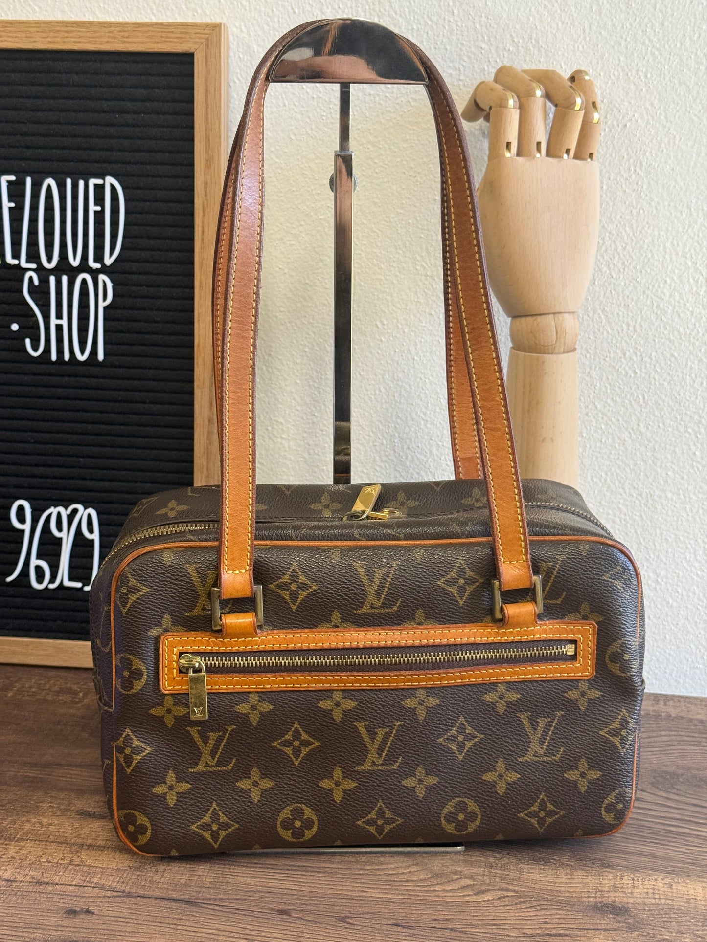 LOUIS VUITTON CITE MM IN MONOGRAM SD1002