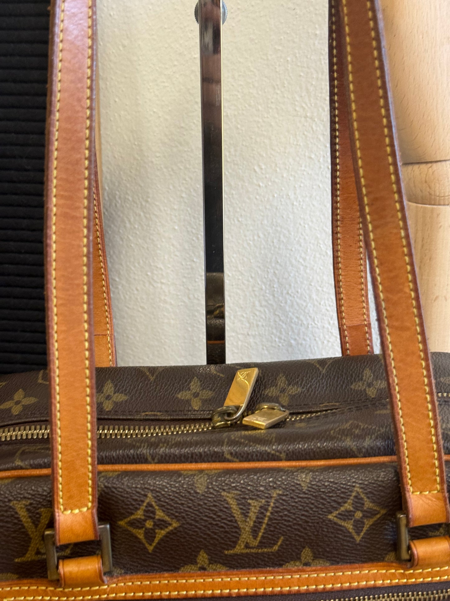 LOUIS VUITTON CITE MM IN MONOGRAM SD1002
