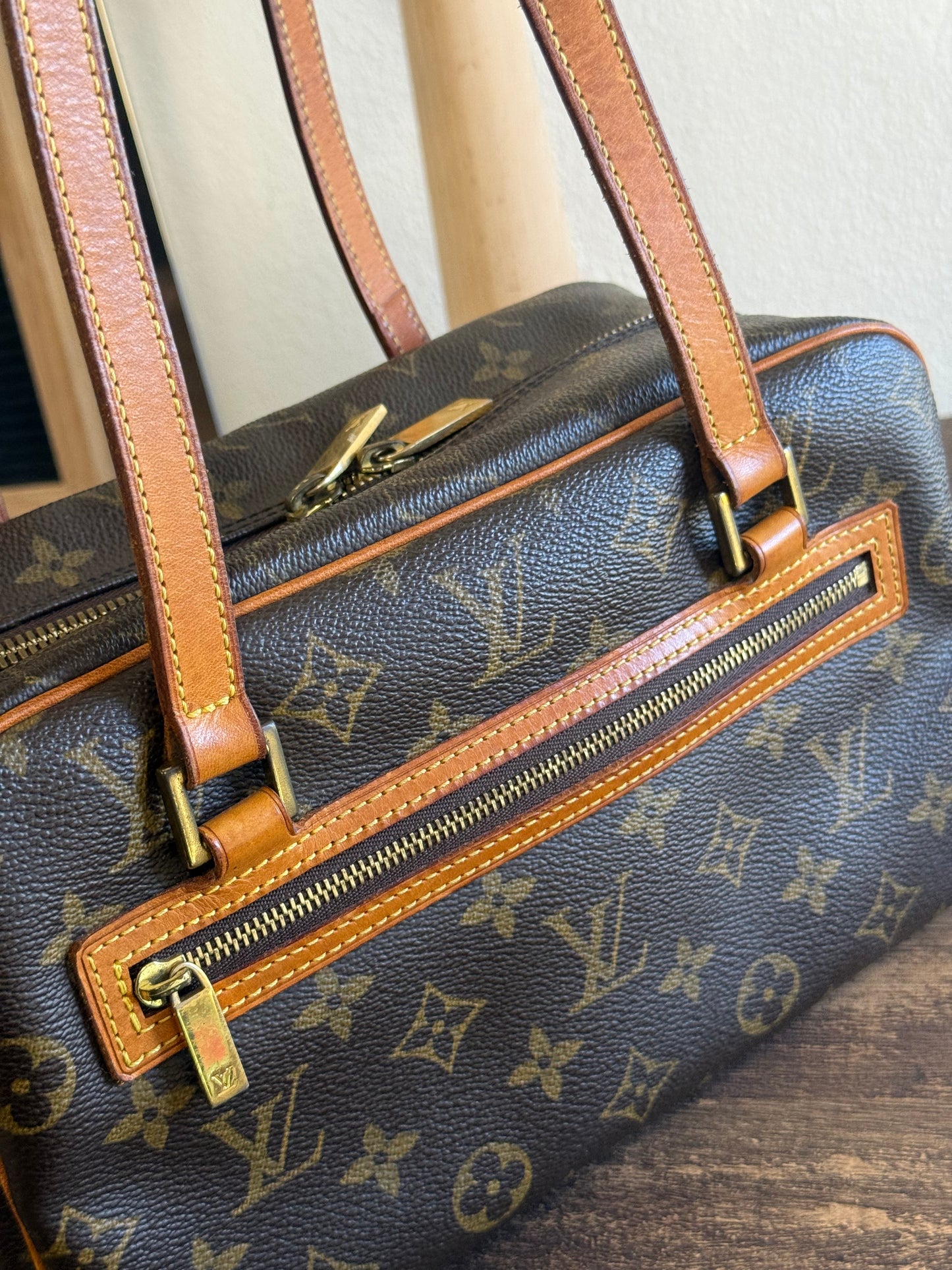 LOUIS VUITTON CITE MM IN MONOGRAM SD1002
