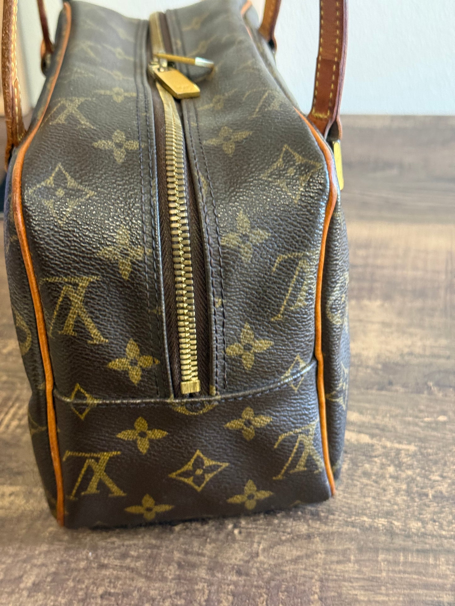 LOUIS VUITTON CITE MM IN MONOGRAM SD1002