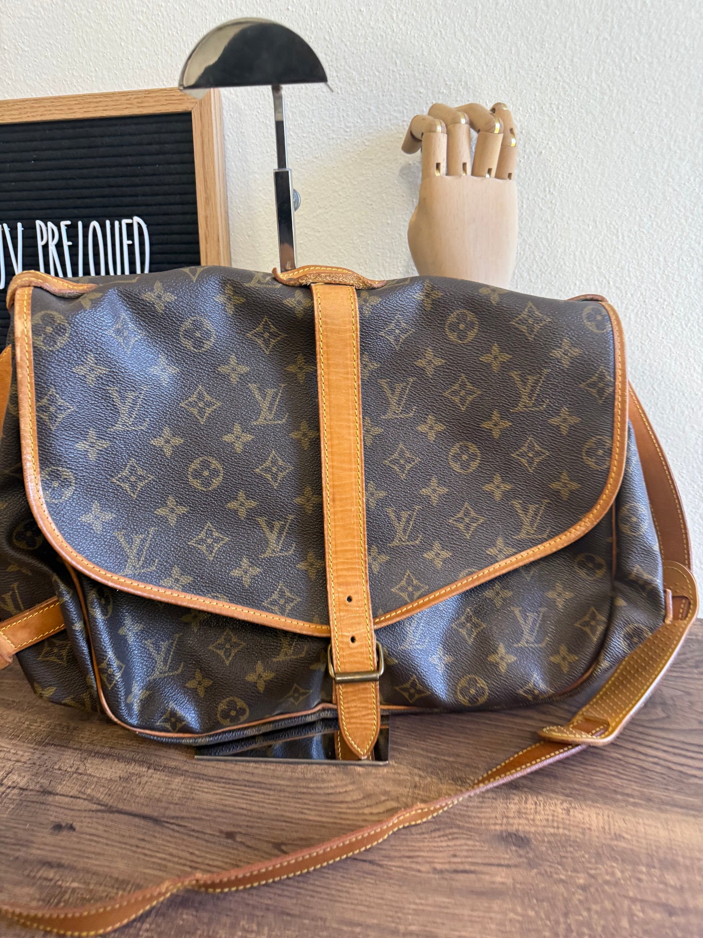 LOUIS VUITTON SAUMUR 35 CANVAS MONOGRAM MESSENGER BAG