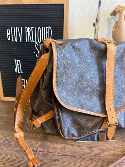 LOUIS VUITTON SAUMUR 35 CANVAS MONOGRAM MESSENGER BAG