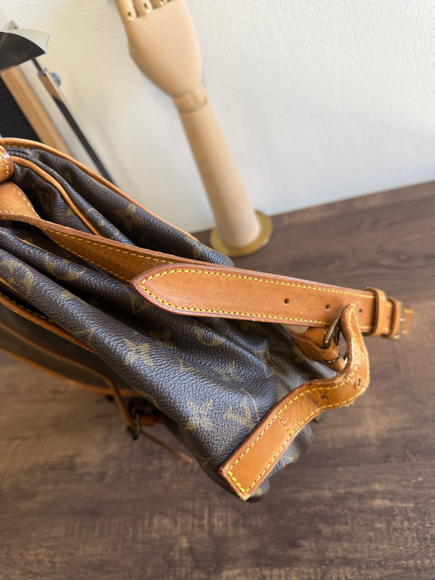 LOUIS VUITTON SAUMUR 35 CANVAS MONOGRAM MESSENGER BAG