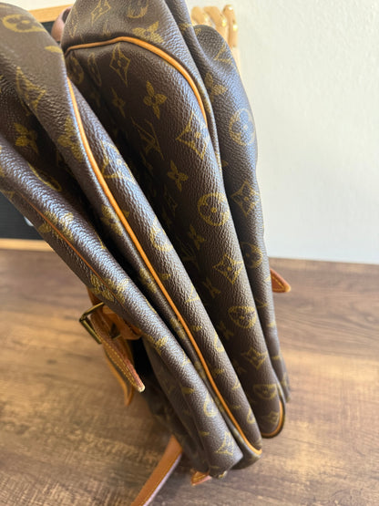 LOUIS VUITTON SAUMUR 35 CANVAS MONOGRAM MESSENGER BAG