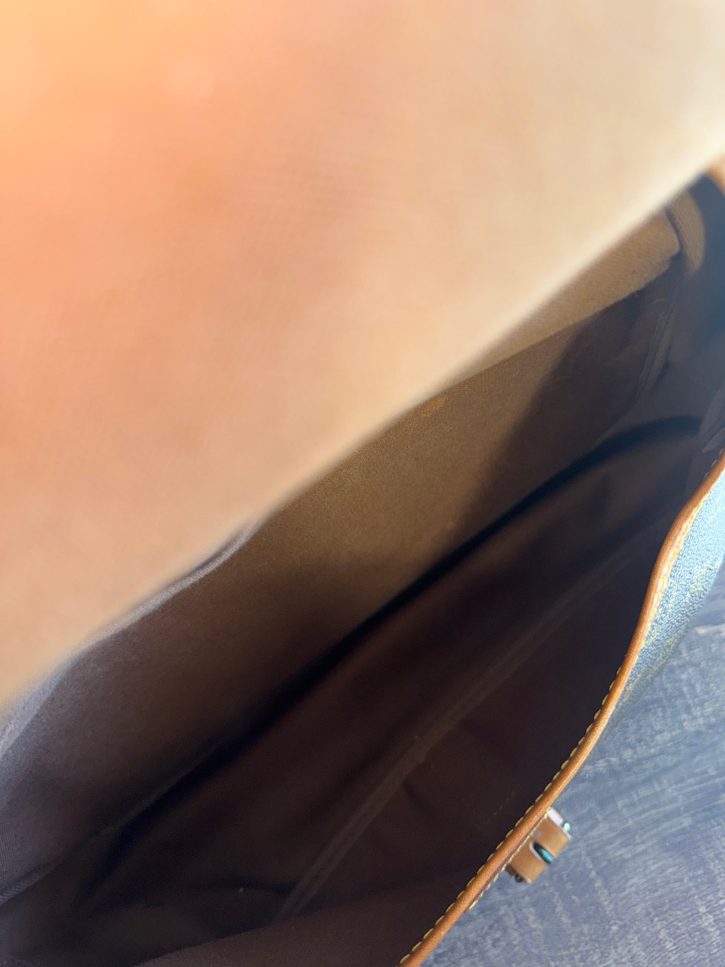 LOUIS VUITTON SAUMUR 35 CANVAS MONOGRAM MESSENGER BAG