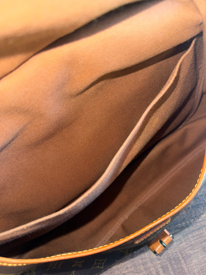 LOUIS VUITTON SAUMUR 35 CANVAS MONOGRAM MESSENGER BAG