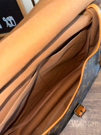 LOUIS VUITTON SAUMUR 35 CANVAS MONOGRAM MESSENGER BAG