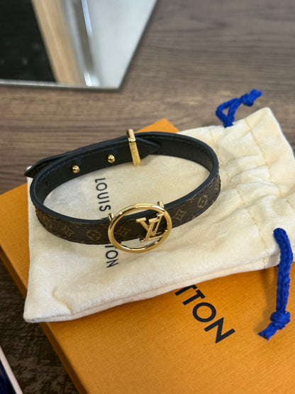 LOUIS VUITTON MONOGRAM CHARM BRACCELET SIZE 17 Black and Gold