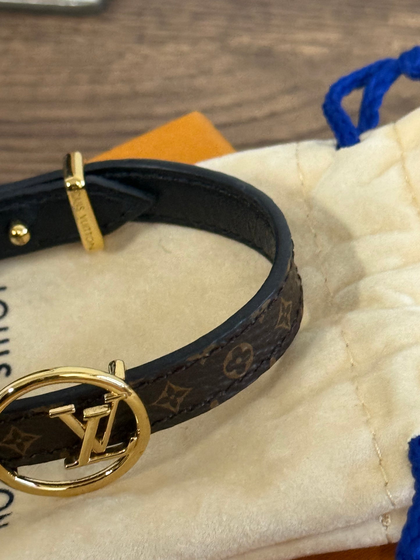 LOUIS VUITTON MONOGRAM CHARM BRACCELET SIZE 17 Black and Gold