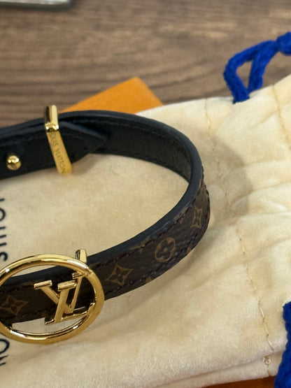 LOUIS VUITTON MONOGRAM CHARM BRACCELET SIZE 17 Black and Gold