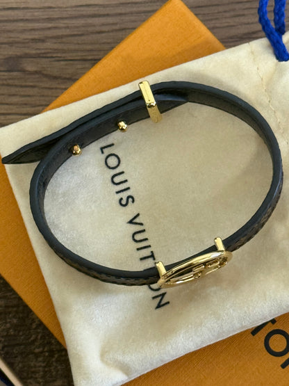 LOUIS VUITTON MONOGRAM CHARM BRACCELET SIZE 17 Black and Gold
