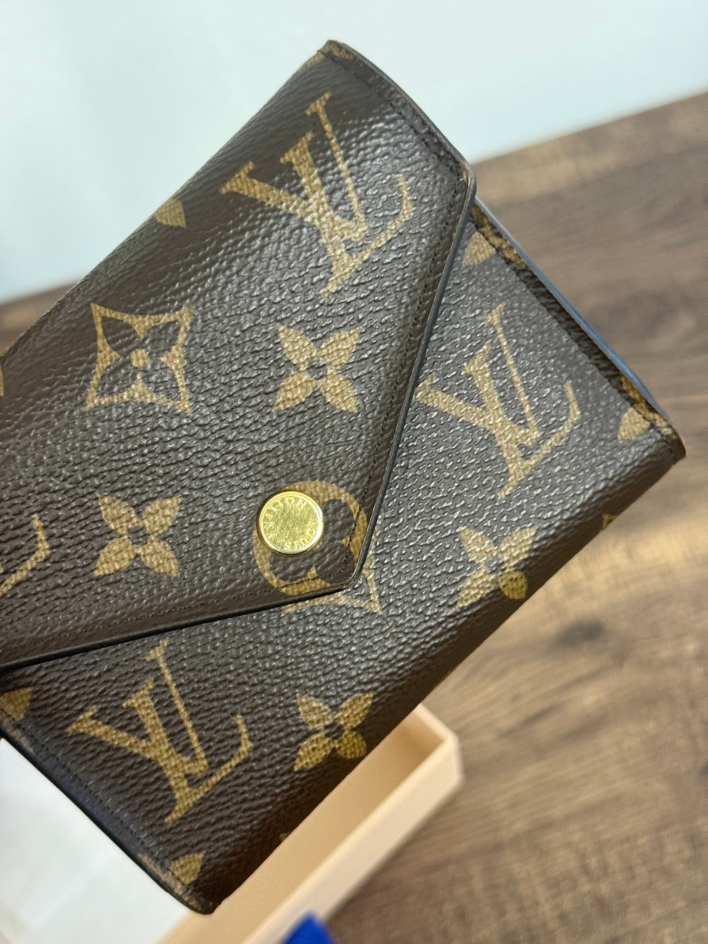 LOUIS VUITTON VICTORINE MONOGRAM