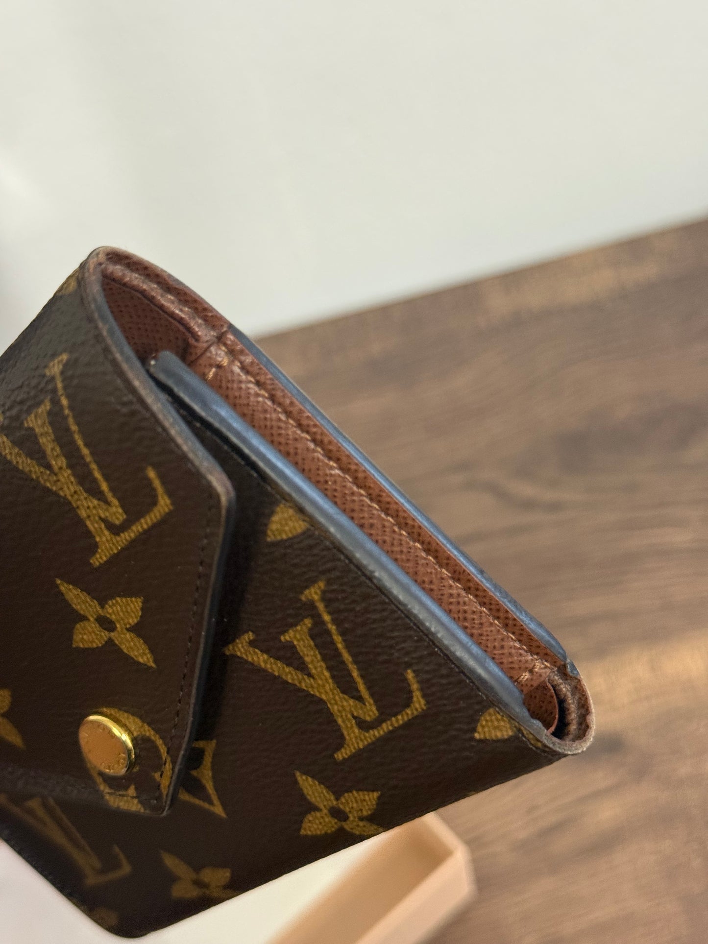 LOUIS VUITTON VICTORINE MONOGRAM