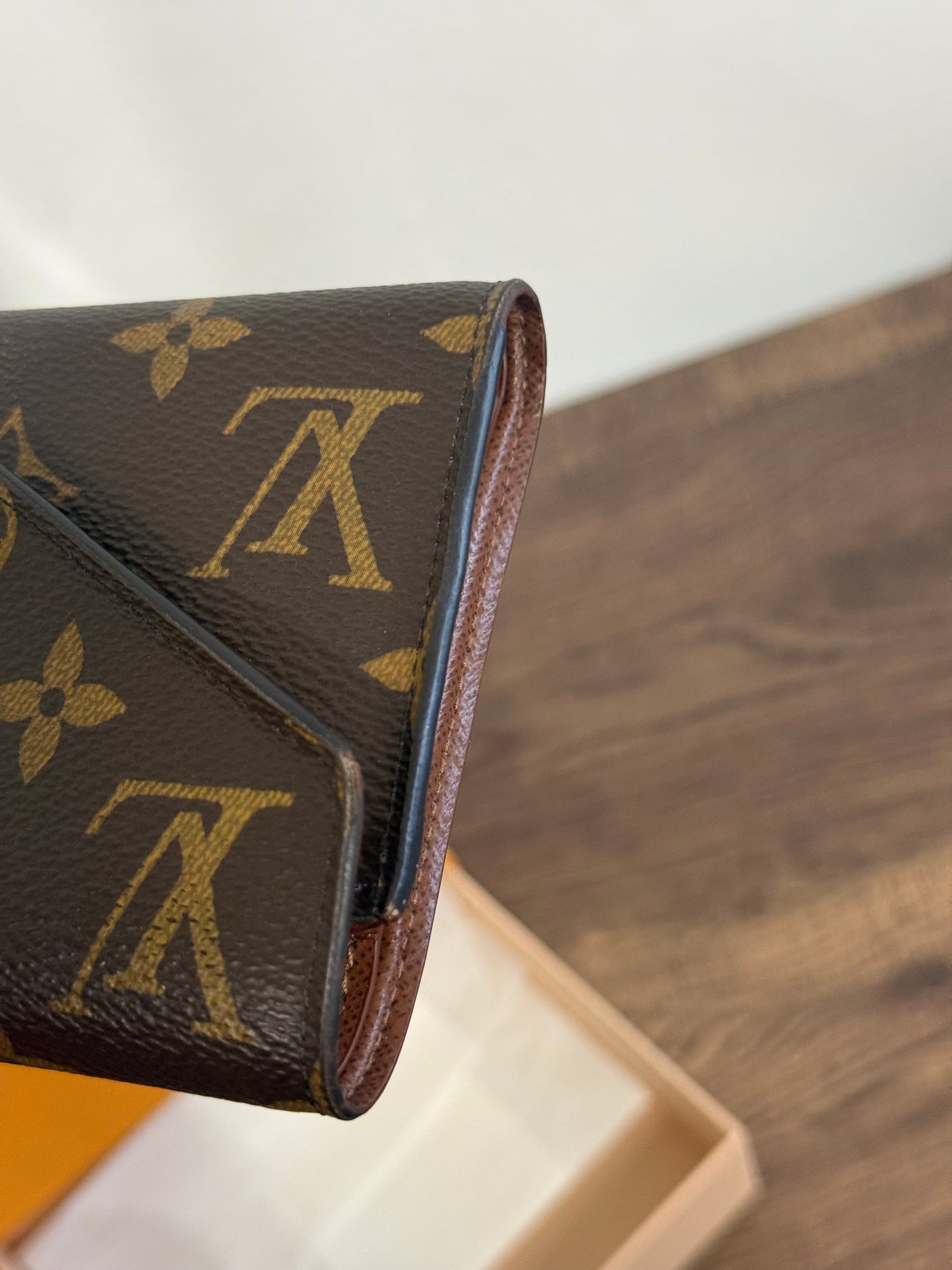 LOUIS VUITTON VICTORINE MONOGRAM