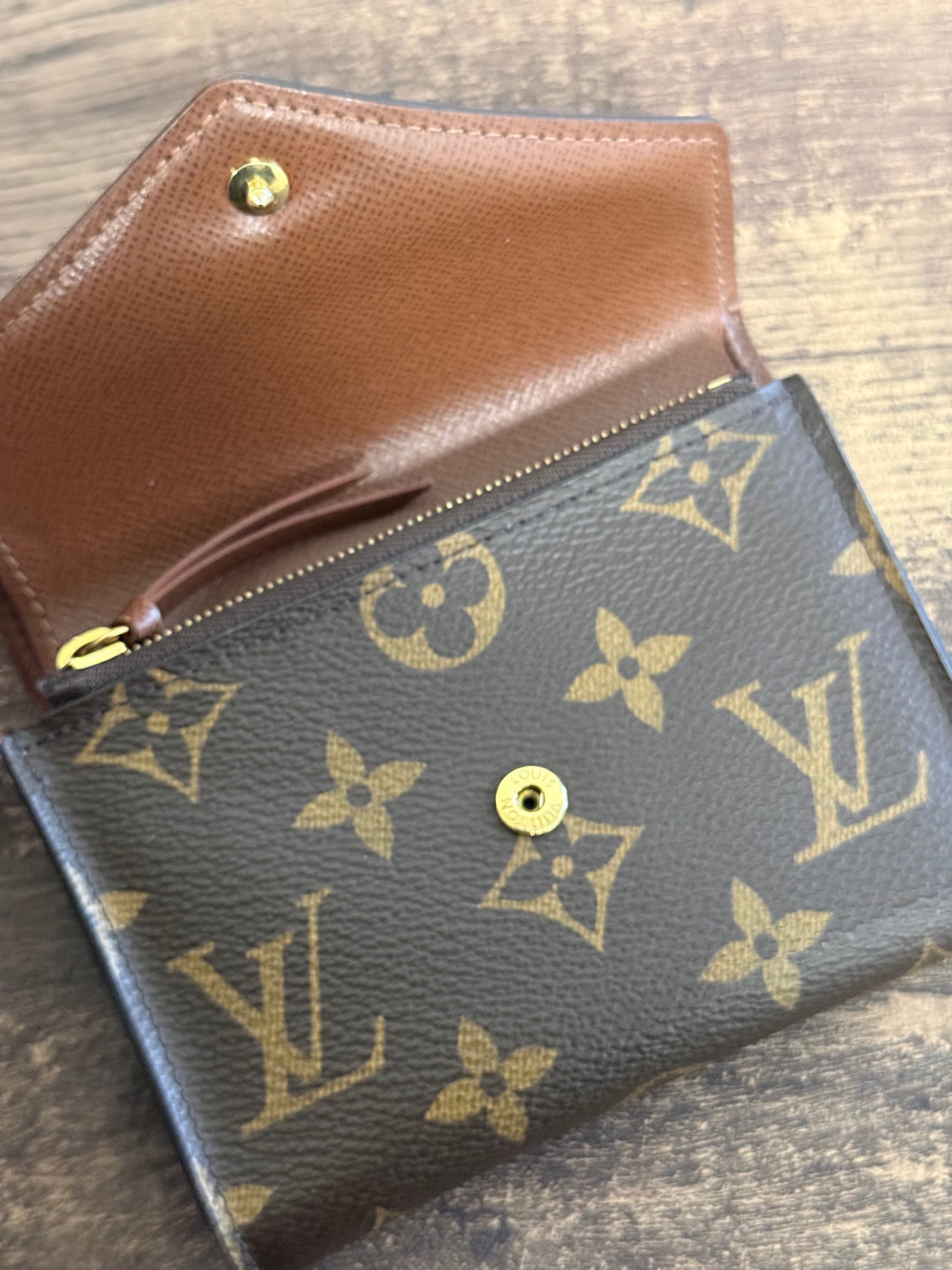 LOUIS VUITTON VICTORINE MONOGRAM