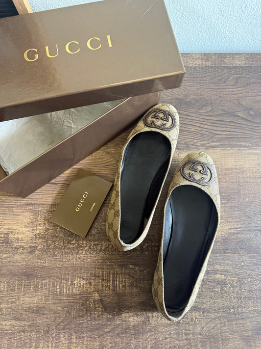 GUCCI Beige/Ebony GG Monogram Fabric Ballerina Flats Size 38
