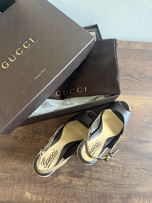 GUCCI BROWN MONOGRAM CANVAS AND LEATHER SLINGBACK WEDGE PUMPS SIZE 36