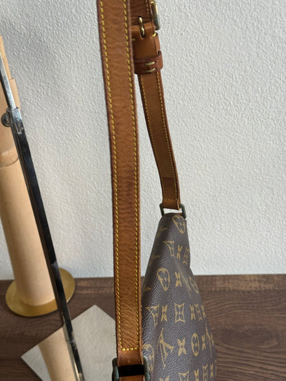 MUSETTE SALSA SHORT STRAP