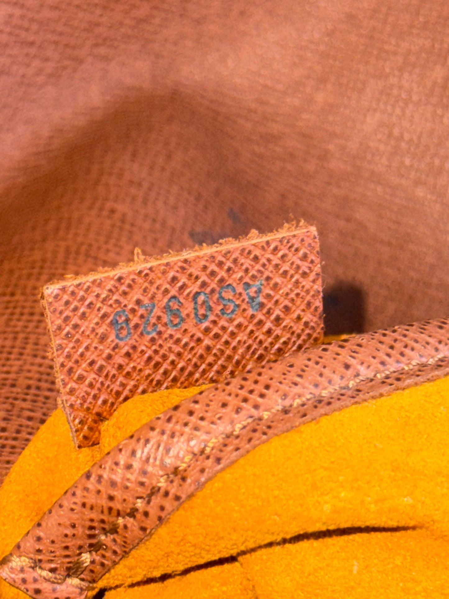 MUSETTE SALSA SHORT STRAP