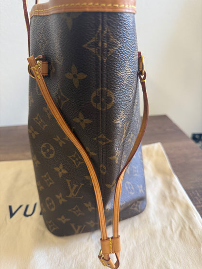 LOUIS VUITTON NEVERFULL MM IN MONOGRAM RED INTERIOR WITH POUCH