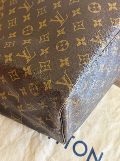 LOUIS VUITTON NEVERFULL MM IN MONOGRAM RED INTERIOR WITH POUCH