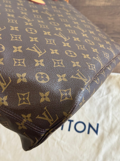 LOUIS VUITTON NEVERFULL MM IN MONOGRAM RED INTERIOR WITH POUCH