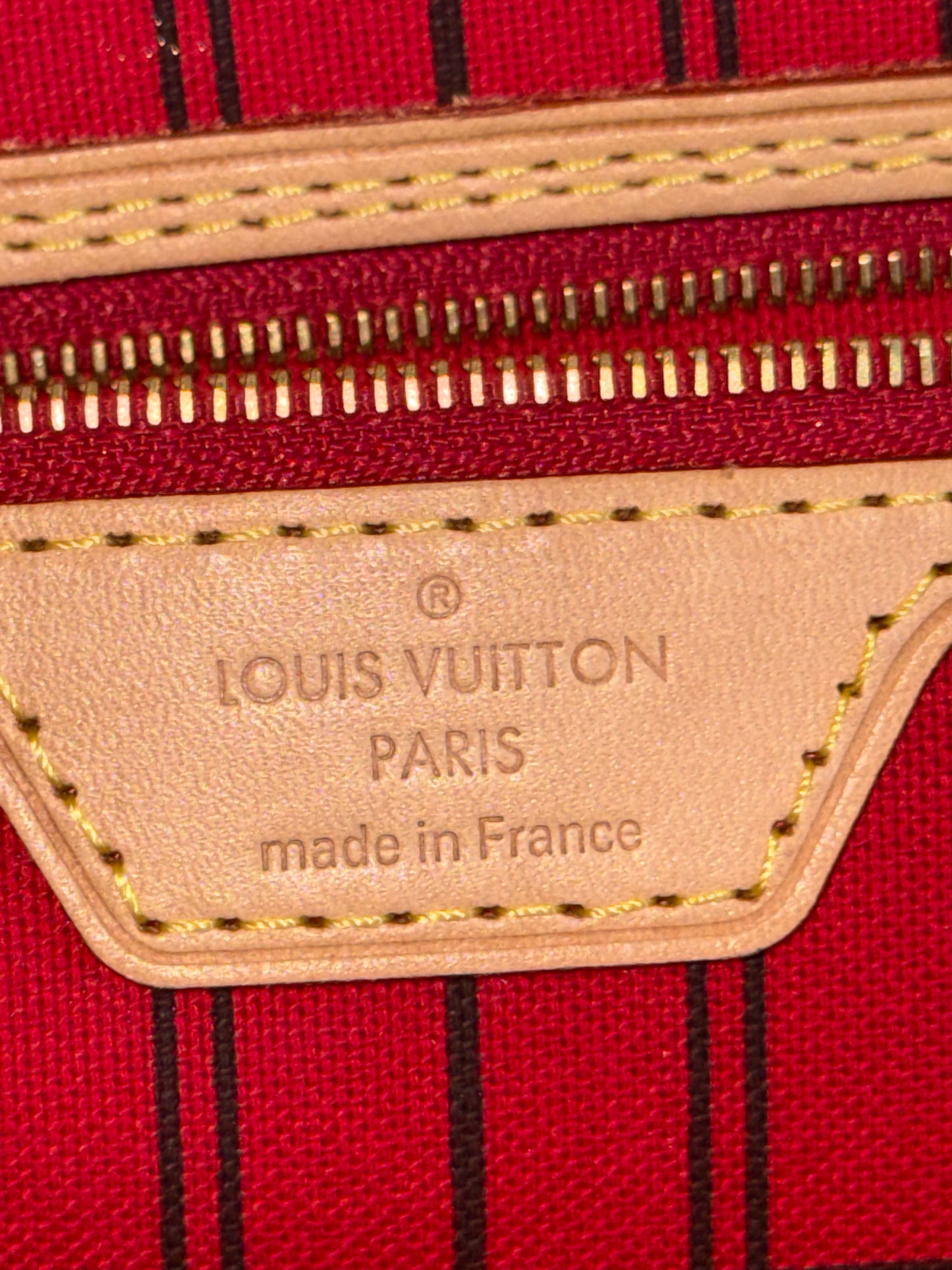 LOUIS VUITTON NEVERFULL MM IN MONOGRAM RED INTERIOR WITH POUCH