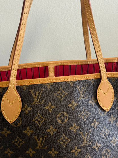 LOUIS VUITTON NEVERFULL MM IN MONOGRAM RED INTERIOR WITH POUCH