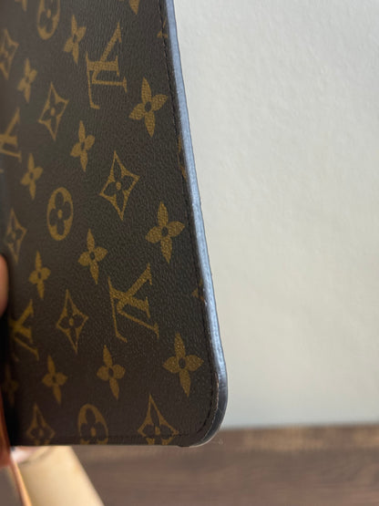 LOUIS VUITTON NEVERFULL MM IN MONOGRAM RED INTERIOR WITH POUCH