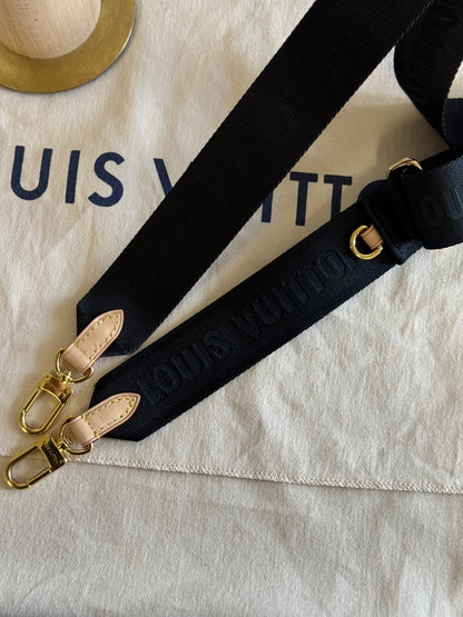 LOUIS VUITTON MULTI POCHETTE ACCESSORIES BLACK STRAP